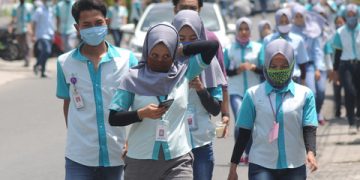 Who’s Accountable for the Collapse of Indonesia’s Middle Class?