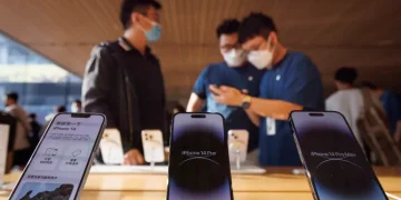 Labubu Plush Toy Craze, Debuts in High-Fashion Outfits by Indonesia’s Top Designers