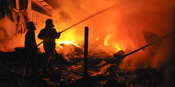 Fire Breaks Out in Grogol, 17 Fire Units Deployed!