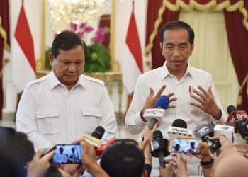 Jokowi Urges President-Elect Prabowo to Boost Oil Production Amid Declining Lifting Rates