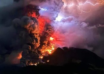 mount Ibu Erupts