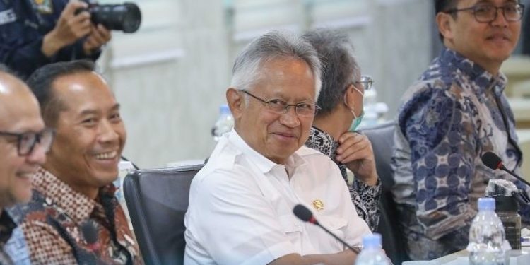 Minister Satryo