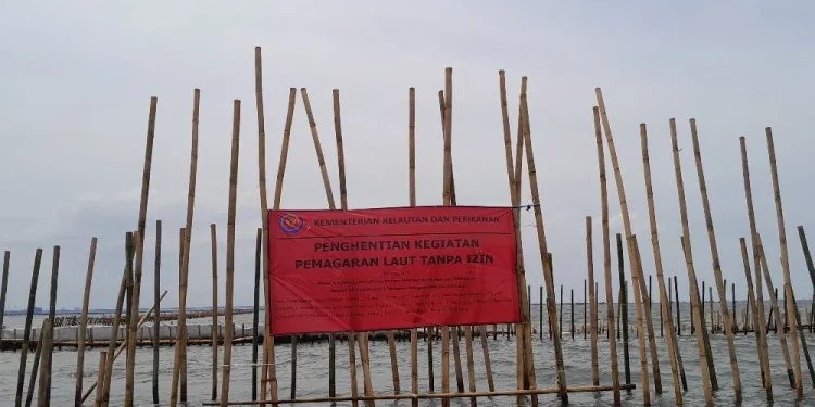 sea fence