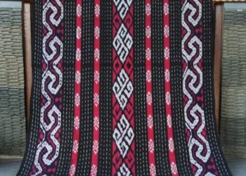 Tenun Weaving